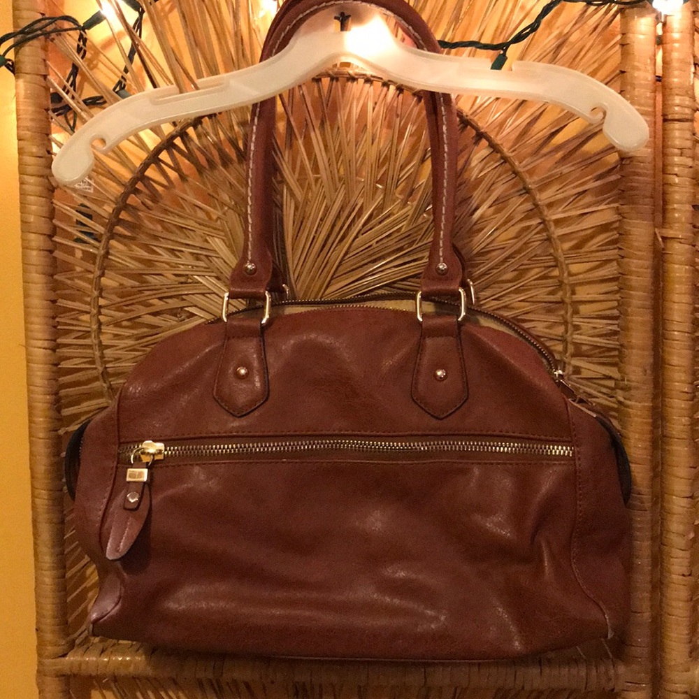 Stunning faux leather shoulder bag